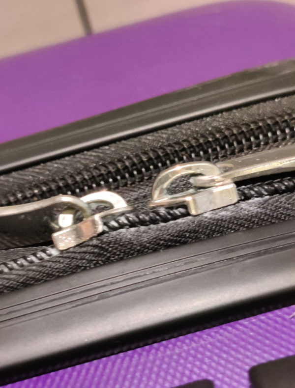 拉鍊卡死千祈咪大力扯！日本專家教1招「復活神技」　只需$2文具一塗即順