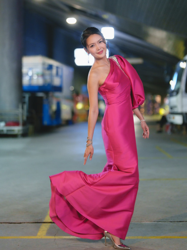 陳庭欣分手後生活被指打回原形！搬回500呎蝸居 驚傳被呢位《東張》男神力追？