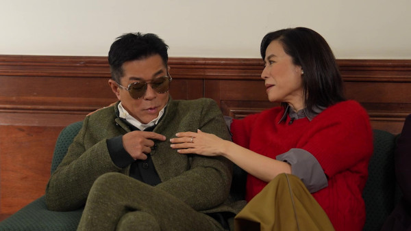 宣萱連環狂窒當眾施暴出手打古天樂？一舉動嚇到古仔縮開大喝：「唔好摸」