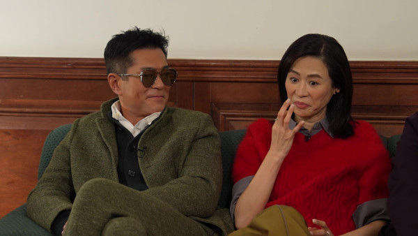 宣萱連環狂窒當眾施暴出手打古天樂？一舉動嚇到古仔縮開大喝：「唔好摸」