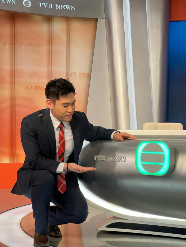 29歲TVB靚仔新聞主播宣佈離巢！撰長文揭7年辛酸史 直播中途流淚一幕最經典