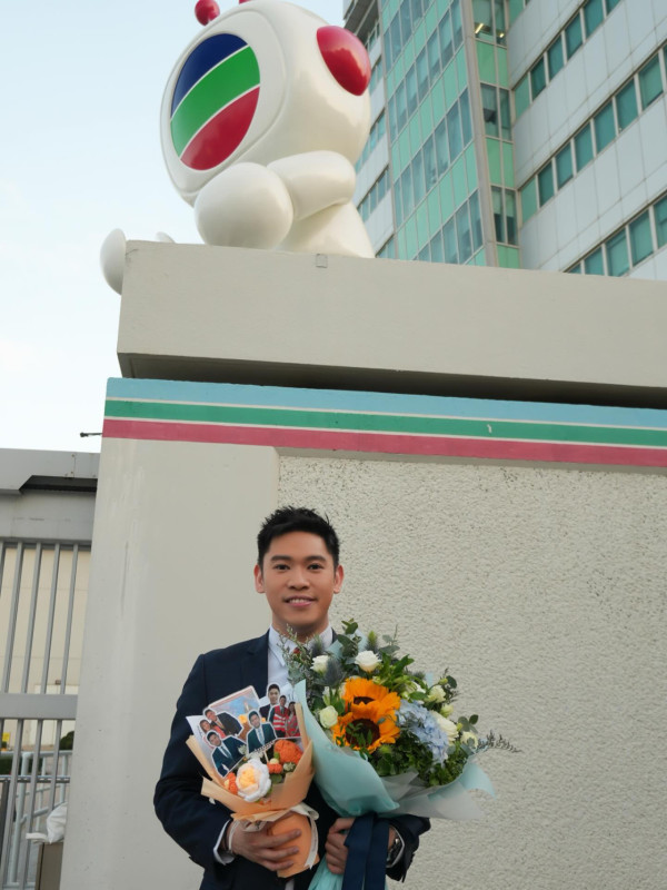 29歲TVB靚仔新聞主播宣佈離巢！撰長文揭7年辛酸史 直播中途流淚一幕最經典