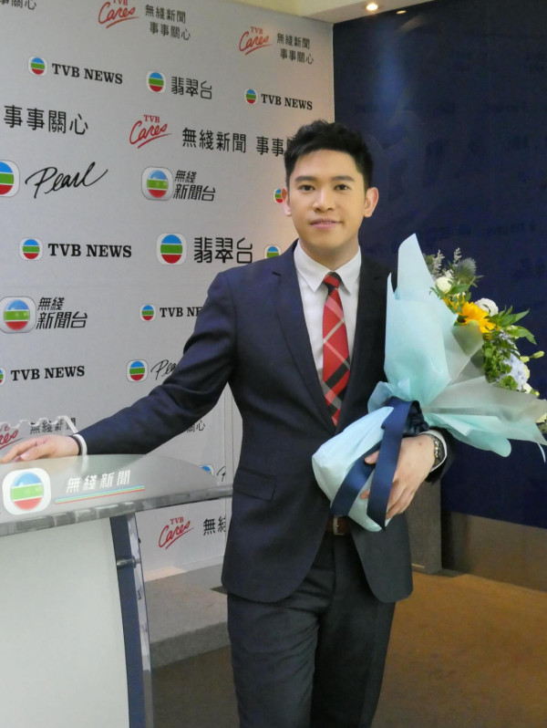 29歲TVB靚仔新聞主播宣佈離巢！撰長文揭7年辛酸史 直播中途流淚一幕最經典