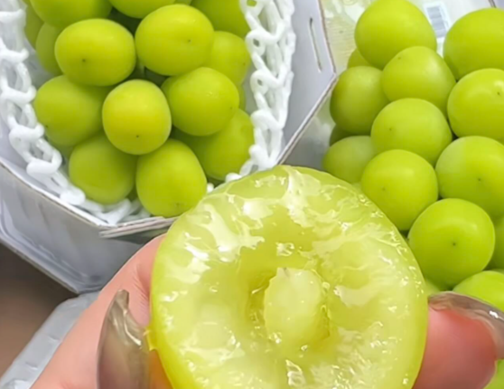 跨年倒數必做！瘋傳「食12粒提子轉運」升級版　網民揭隱藏秘技：呢度食必脫單