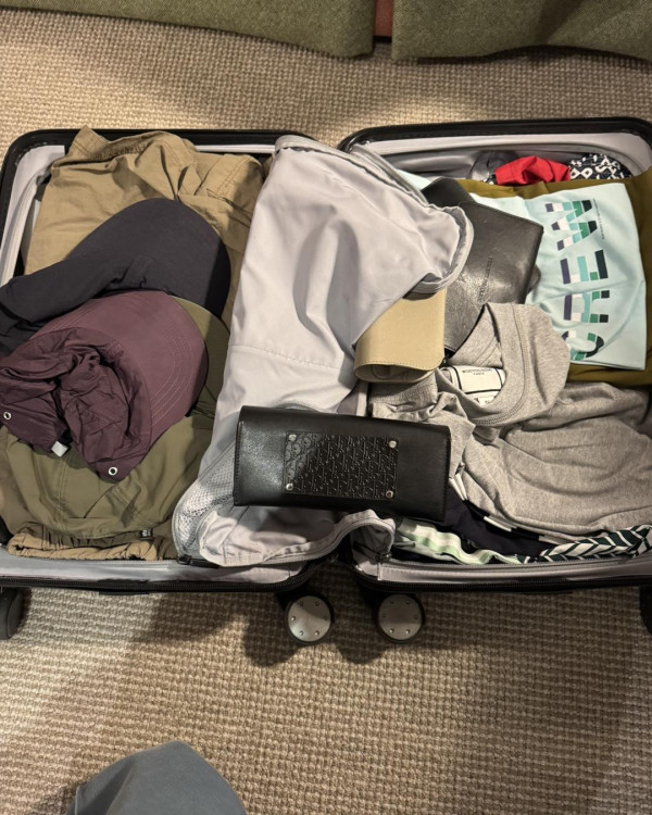 王耀祖寄艙行李疑遭盜竊 暗格貴重首飾不翼而飛！賊人遺作案手套極猖狂 