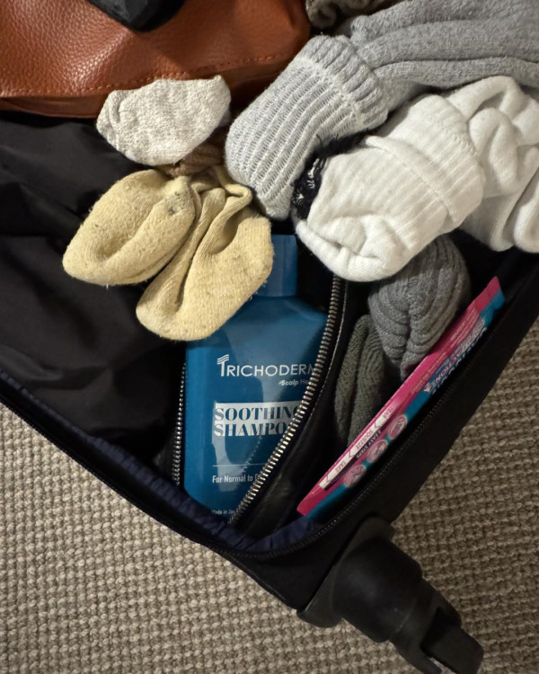 王耀祖寄艙行李疑遭盜竊 暗格貴重首飾不翼而飛！賊人遺作案手套極猖狂 