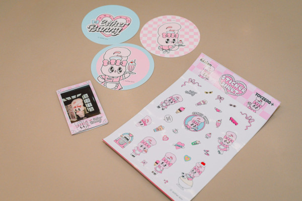 Esther Bunny主題餐廳登陸九龍灣/荃灣/屯門！1.8米打卡公仔/限定餐點/限量紀念品/可愛盲盒