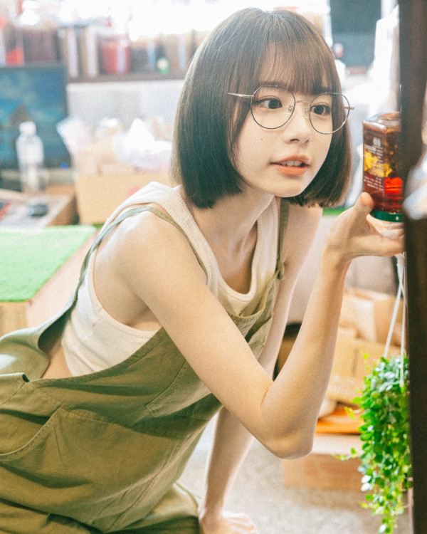 林明禎捨棄短髮重回長髮造型女人味爆發！抬頭誘惑視角震撼網民：流晒鼻血