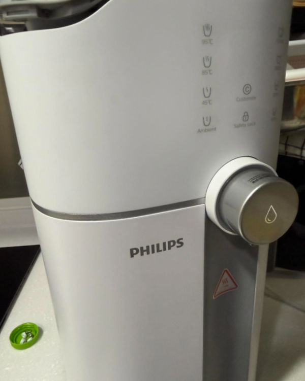 飲水定飲蟻？即熱水機拆開驚變「蟻巢」換芯都無用／內部滑潺潺