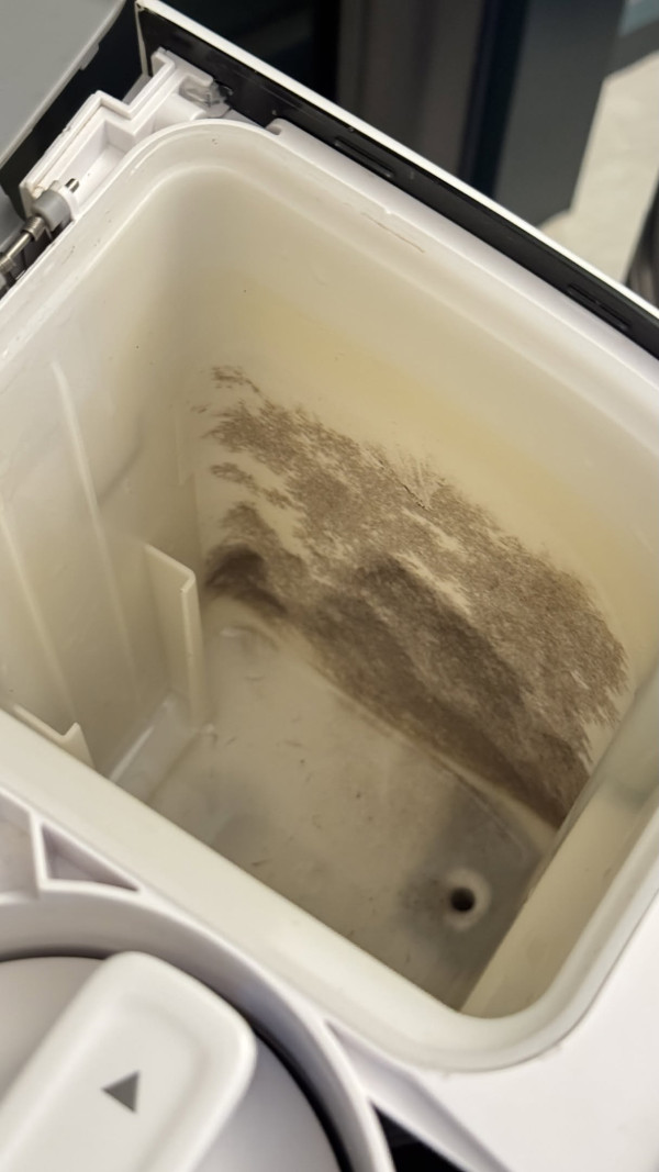 飲水定飲蟻？即熱水機拆開驚變「蟻巢」換芯都無用／內部滑潺潺