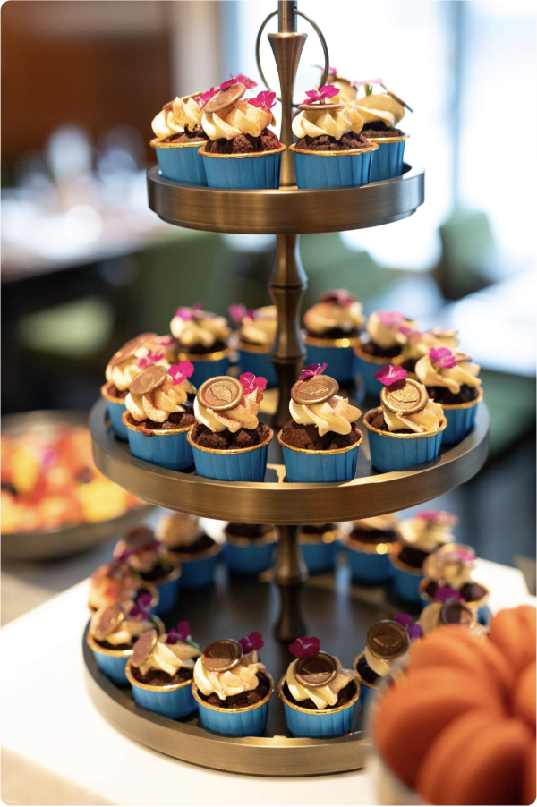 中環文華東方酒店自助餐買2送2！任食生蠔/龍蝦/鮑魚/雪蟹腳/法國藍青口