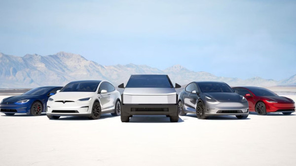 Tesla 變殺人機器？Model X 突「鬼控車」撞貨車 輔助駕駛 4 大保命功能集體失效？
