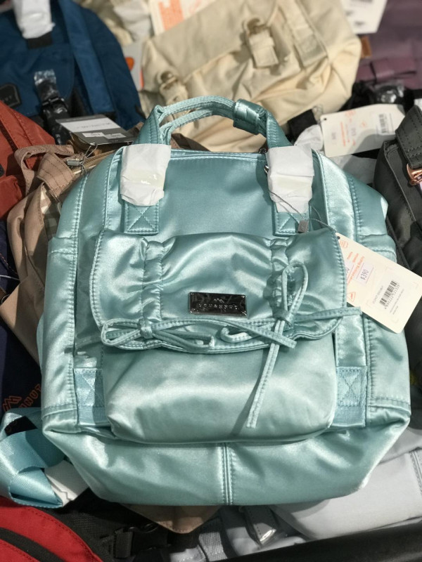 銅鑼灣時代廣場開倉低至1折！Doughnut/JANSPORT/FAIRFAX $199起！袋款/喼/外套/運動鞋新年特賣