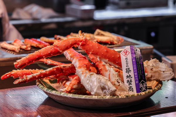 Hotel ICON推出「阿拉斯加帝王蟹松露花膠」自助餐  任食花膠葡撻／黑松露糯米飯／炒蟹／鴨肝