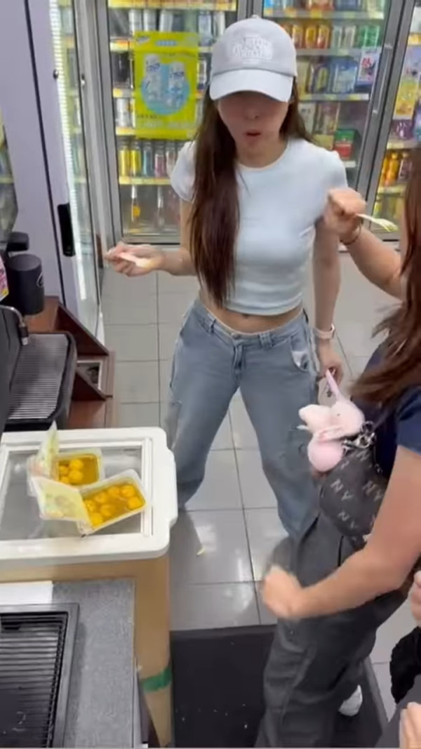 鍾柔美疑被踢爆假A0後扮冇事發生？首度蒲頭發聲10字回應反被鬧爆