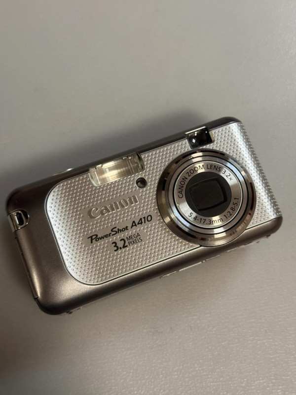 港女入手中古 CCD 相機 發現暗藏日本人舊照 網民反應兩極：似鬼片開端？