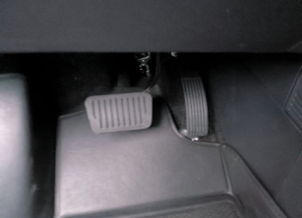 暈車浪唔係你身體差！揭電動車「必暈」4 大死穴 教你6招有效預防