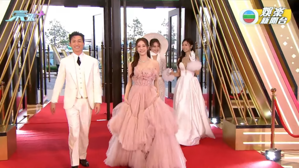 萬千星輝頒獎典禮2025｜紅地氈女星性感戰衣大晒冷！高清多圖逐個睇