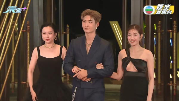 萬千星輝2025｜陳自瑤胸前「邪惡開大窿」露南半球 震撼谷胸秒殺全場從不令人失望