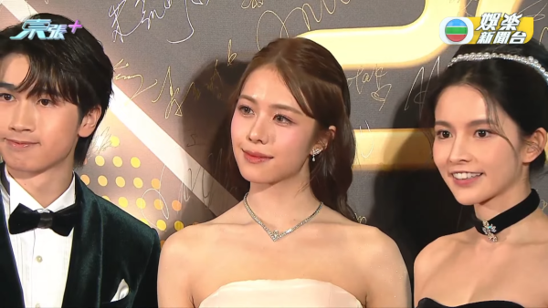 萬千星輝頒獎典禮2025｜紅地氈女星性感戰衣大晒冷！高清多圖逐個睇