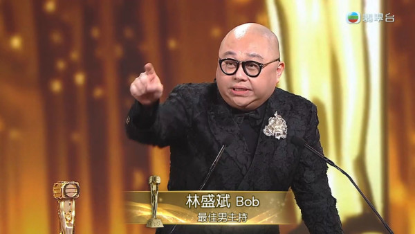 萬千星輝2025｜林盛斌Bob勇奪最佳男主持興奮到失控 激動過頭一嘢拍爛獎座場面尷尬