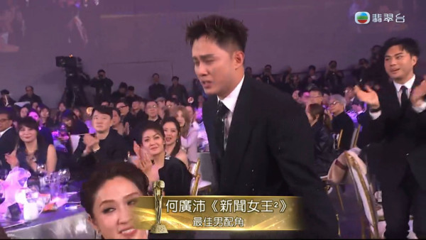 萬千星輝2025|何廣沛入行14年首奪最佳男配角 喜極而泣台上甜蜜多謝另一半