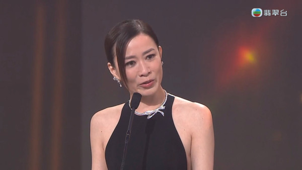 萬千星輝2025｜佘詩曼四屆視后締造香港歷史紀錄 四年四段得獎感言全部神對應