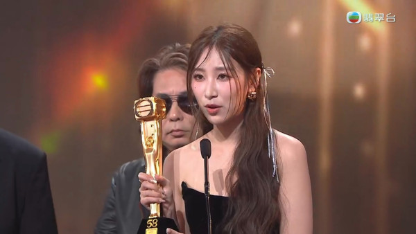 萬千星輝2025｜詹天文台上一舉動遭林敏驄中斷感言 即場道歉再講錯嘢嚇到台下唔敢睇