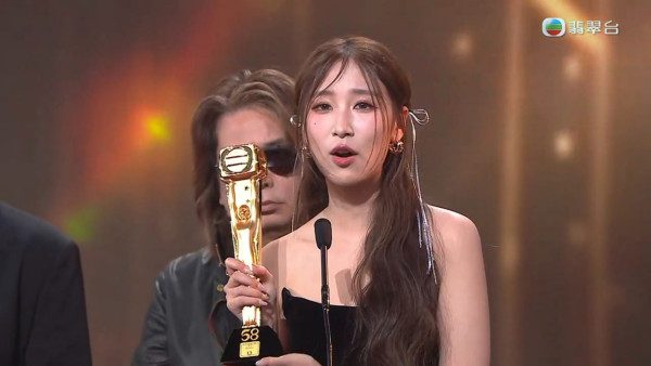 萬千星輝2025｜詹天文台上一舉動遭林敏驄中斷感言 即場道歉再講錯嘢嚇到台下唔敢睇