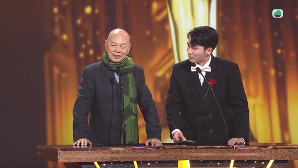萬千星輝2025｜羅家英頒獎台上斥責周嘉洛「契弟」 當眾公審一行為「好唔安樂」