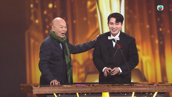 萬千星輝2025｜羅家英頒獎台上斥責周嘉洛「契弟」 當眾公審一行為「好唔安樂」