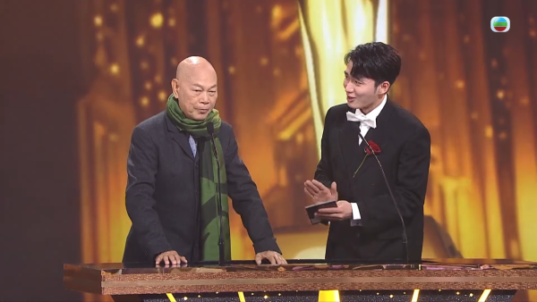 萬千星輝2025｜羅家英頒獎台上斥責周嘉洛「契弟」 當眾公審一行為「好唔安樂」