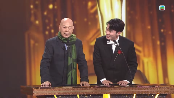 萬千星輝2025｜羅家英頒獎台上斥責周嘉洛「契弟」 當眾公審一行為「好唔安樂」