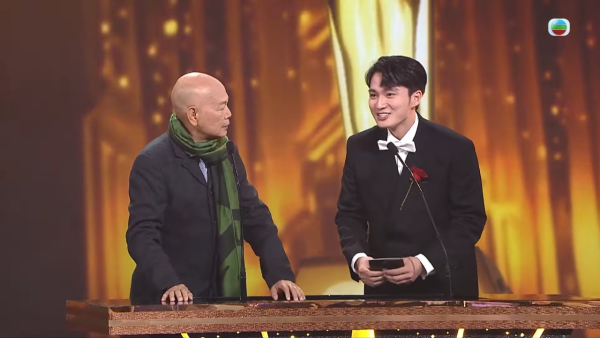 萬千星輝2025｜羅家英頒獎台上斥責周嘉洛「契弟」 當眾公審一行為「好唔安樂」