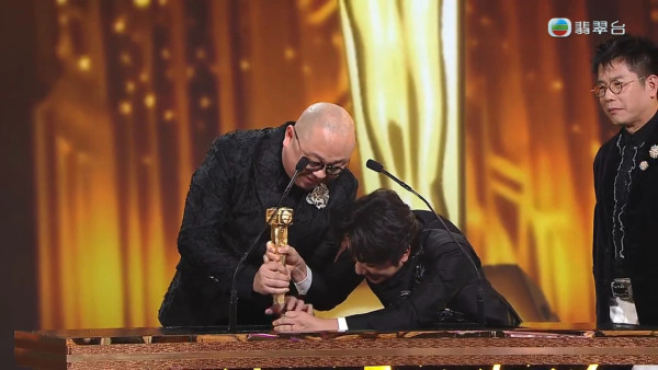 萬千星輝2025｜頒獎禮金人獎座身價曝光！原來係999.9千足純金 7位數天價驚人