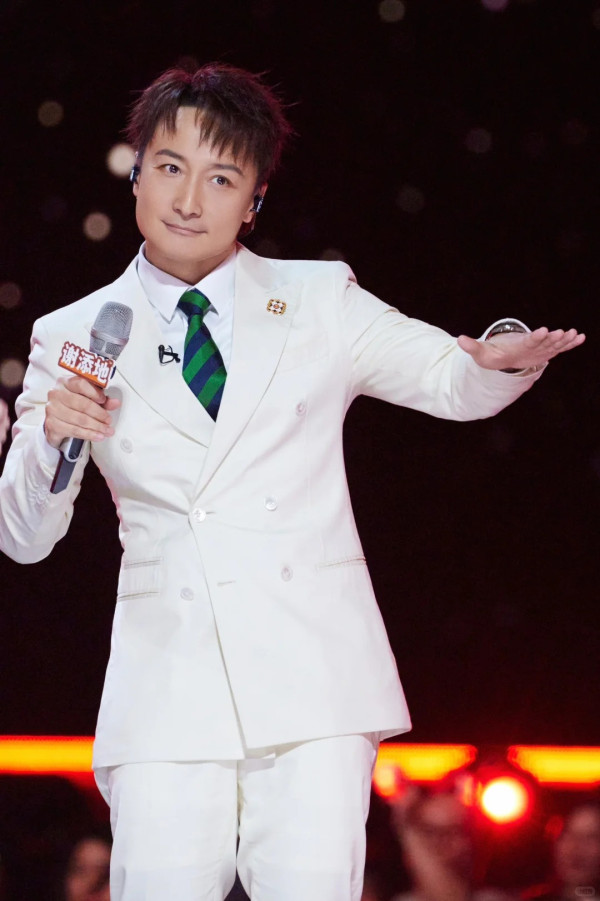 方力申入紙紅館演唱會獲批！被問請鄧麗欣做嘉賓合體？6字回應耐人尋味