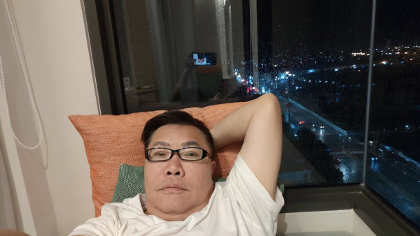 來源:胡慧冲FB 泰國通胡慧冲為慳5位數酒店錢出事!狂嘔5次送院嘆「撞邪」:醫藥費貴如房價