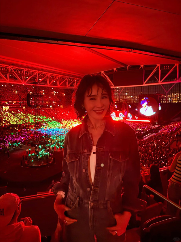 黎姿孖15歲大女激罕齊現身Art Basel！孭13萬愛馬仕罕見款手袋成焦點