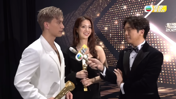 萬千星輝2025｜陳曉華朱敏瀚情侶裝首度合體同框任影唔嬲 贏最佳衣著獎背後原來係一個局？