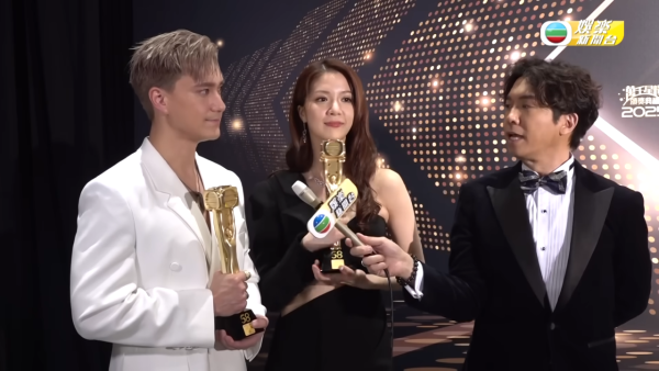 萬千星輝2025｜陳曉華朱敏瀚情侶裝首度合體同框任影唔嬲 贏最佳衣著獎背後原來係一個局？