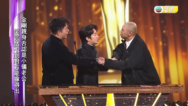 金剛首度現身回應被指係小儀神秘老公!親解手錶之謎9字揭開終極真相