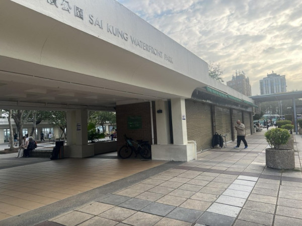 西貢碼頭淪「吉舖死城」？海濱餐廳排隊執笠　網民嘆：不如賣魚蛋燒賣