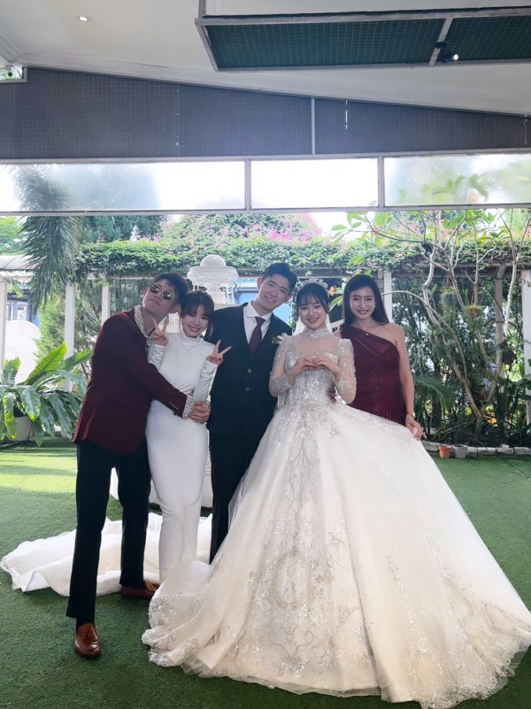 林明禎去細佬婚禮著成咁「嚴重犯規」戰鬥格晒導彈胸！賓客視角震撼網民︰唔知望邊好