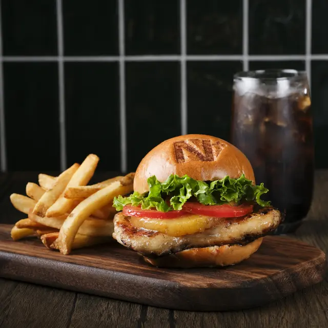 N+ BURGER三千呎新店登陸觀塘新商場 自家牧場黑牛肉漢堡/開張優惠/觀塘限定紀念品