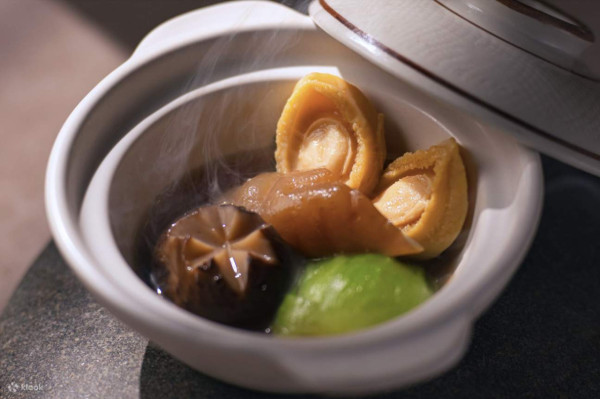 旺角康得思酒店自助餐買1送1！3小時任食北海道毛蟹/生蠔/鐵板煎鵝肝/鱈蟹腳/龍蝦/烤羊肩！