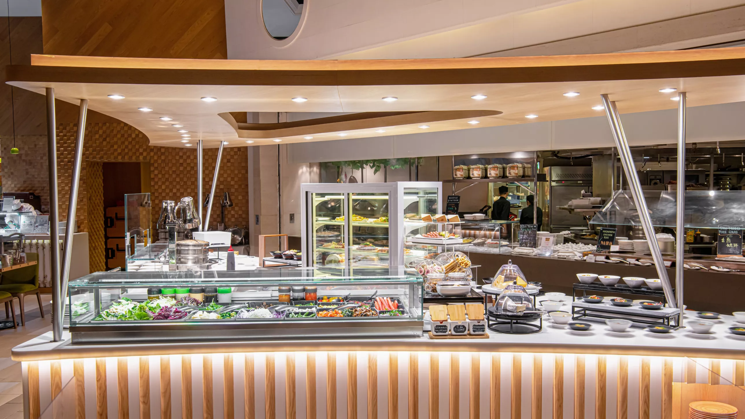 旺角康得思酒店自助餐買1送1!3小時任食北海道毛蟹/生蠔/鐵板煎鵝肝/鱈蟹腳/龍蝦/烤羊肩!