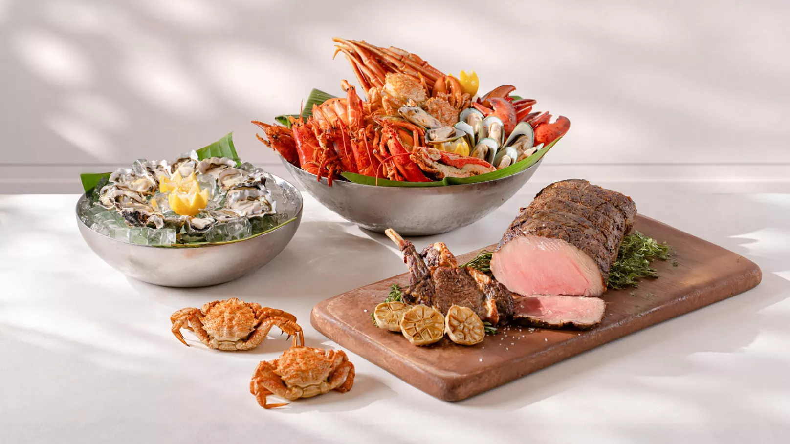 旺角康得思酒店自助餐買1送1!3小時任食北海道毛蟹/生蠔/鐵板煎鵝肝/鱈蟹腳/龍蝦/烤羊肩!