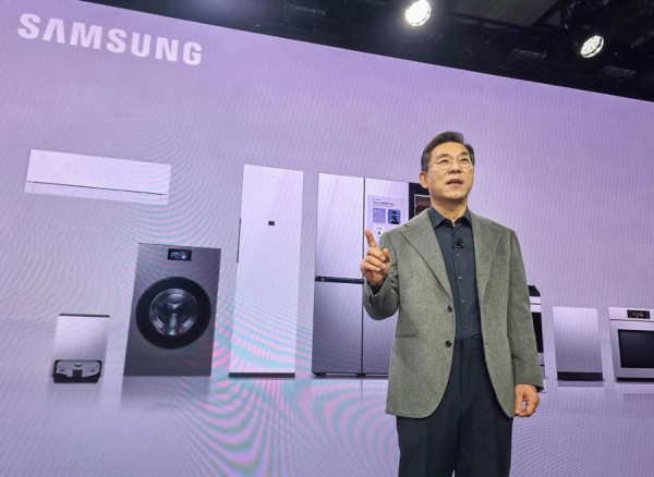 CES 2026｜Samsung 智能雪櫃自動「點菜」？AI 吸塵機學識避開「寵物便便」！懶人必睇 3 大智能家電黑科技