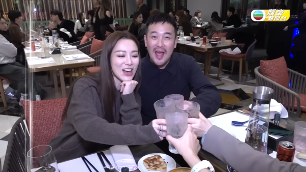 萬千星輝2025｜曾國祥驚喜現身力撐老婆王敏奕得獎 激罕合體低調示愛：你努力得來的