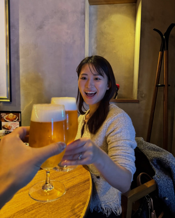 萬千星輝2025|吳業坤老婆眼濕濕見證老公捱出頭攞獎 真實反應曝光激動狂飆廣東話